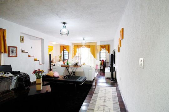 Sala de casa à venda com 2 quartos, 150m² em Jardim Maria Rosa, Taboão da Serra