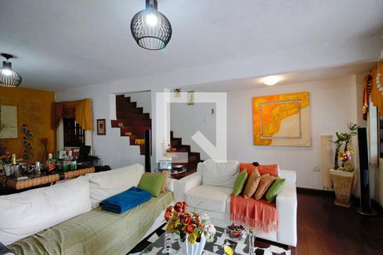 Sala de casa à venda com 2 quartos, 150m² em Jardim Maria Rosa, Taboão da Serra