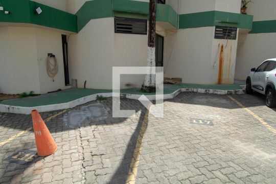 Garagem de apartamento para alugar com 1 quarto, 55m² em Armação, Salvador