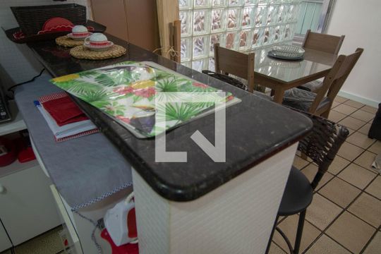 Cozinha de apartamento para alugar com 1 quarto, 55m² em Armação, Salvador