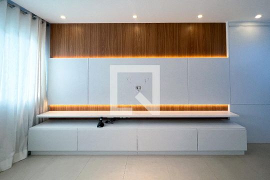 Sala de apartamento para alugar com 2 quartos, 74m² em Vila Uberabinha, São Paulo
