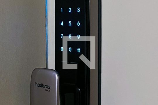 Fechadura Eletrônica de apartamento para alugar com 2 quartos, 74m² em Vila Uberabinha, São Paulo