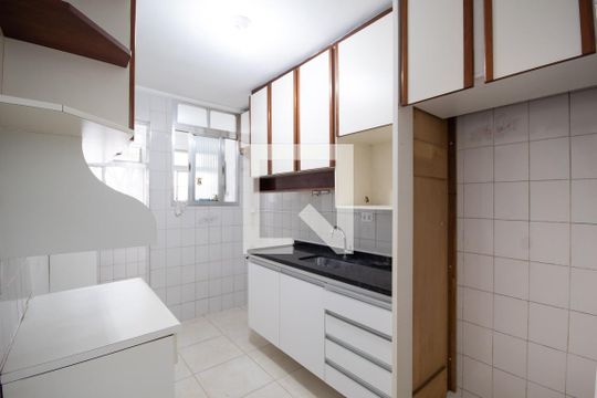 Cozinha de apartamento à venda com 2 quartos, 57m² em Cidade das Flores, Osasco