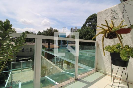 Sacada da suíte de casa à venda com 3 quartos, 120m² em Jardim Umuarama, São Paulo