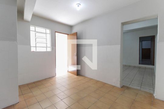 Sala de casa para alugar com 3 quartos, 70m² em Vila Carmosina, São Paulo