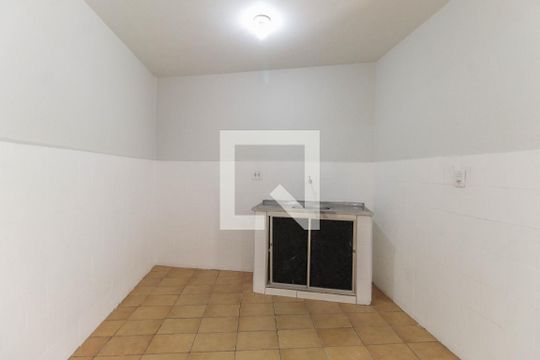Cozinha de casa para alugar com 3 quartos, 70m² em Vila Carmosina, São Paulo
