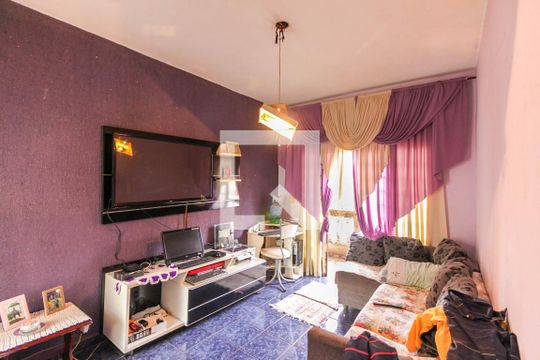 Sala de casa à venda com 6 quartos, 235m² em Vila São Domingos, São Paulo
