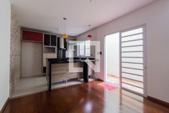 Cozinha de casa para alugar com 3 quartos, 130m² em Jardim Monte Kemel, São Paulo
