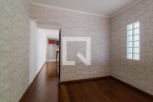 Casa para alugar com 3 quartos, 130m² em Jardim Monte Kemel, São Paulo