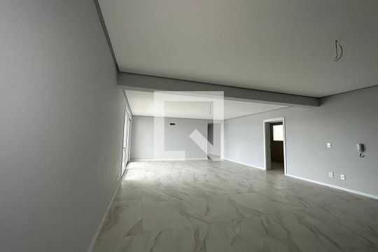 Apartamento à venda com 3 quartos, 135m² em Morro do Espelho, São Leopoldo
