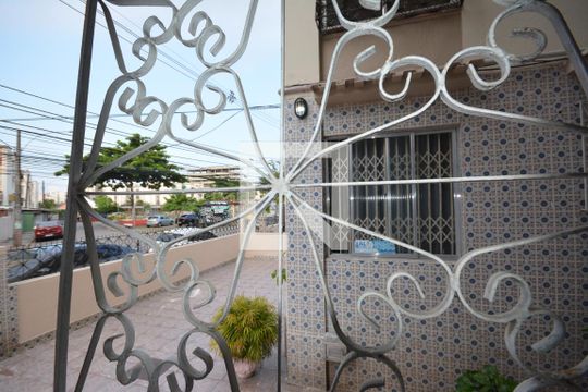 Vista do Quarto 2 de apartamento à venda com 2 quartos, 60m² em Irajá, Rio de Janeiro