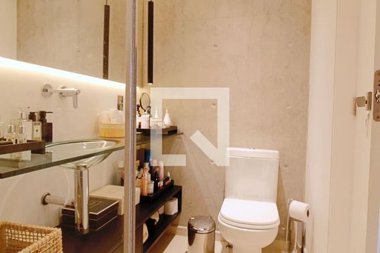 Banheiro de apartamento à venda com 1 quarto, 70m² em Jardim Fonte do Morumbi, São Paulo