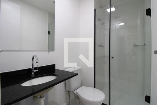 Banheiro de kitnet/studio para alugar com 1 quarto, 24m² em Perdizes, São Paulo