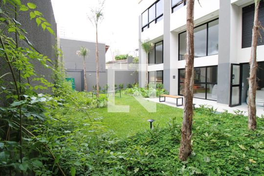 Área comum - Jardim  de kitnet/studio para alugar com 1 quarto, 24m² em Perdizes, São Paulo