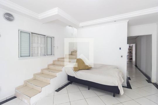 Casa para alugar com 4 quartos, 250m² em Jardim Esmeralda, São Paulo