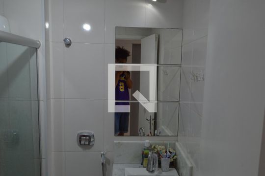 Banheiro de apartamento para alugar com 3 quartos, 86m² em Tanque, Rio de Janeiro