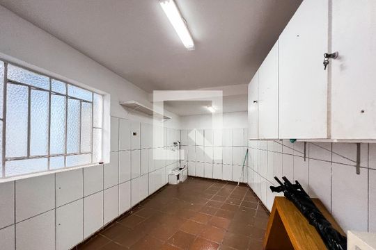 Garagem de casa à venda com 3 quartos, 300m² em Indianópolis, São Paulo