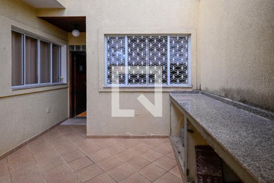 Quintal de casa à venda com 4 quartos, 320m² em Vila Moinho Velho, São Paulo