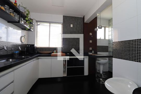Cozinha de apartamento para alugar com 2 quartos, 102m² em Águas Claras, Brasília