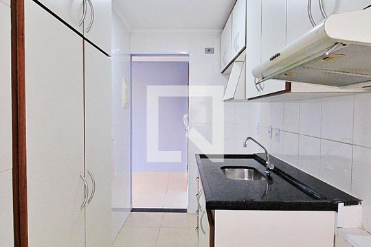 Cozinha de apartamento para alugar com 3 quartos, 60m² em Parque Erasmo Assunção, Santo André