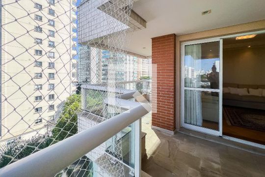 Sacada de apartamento para alugar com 4 quartos, 195m² em Indianópolis, São Paulo