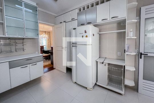Cozinha de apartamento para alugar com 4 quartos, 195m² em Indianópolis, São Paulo