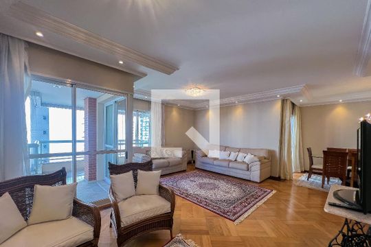 Apartamento para alugar com 4 quartos, 195m² em Indianópolis, São Paulo