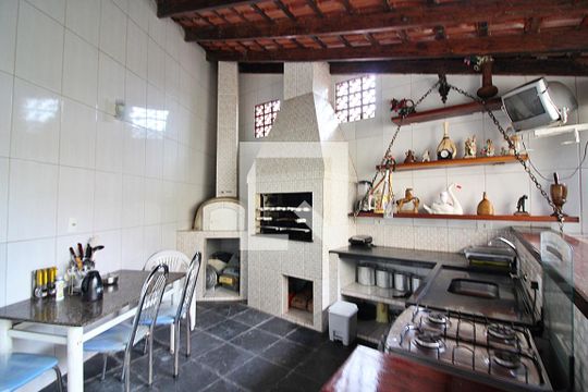 Churrasqueira de casa à venda com 4 quartos, 242m² em Jordanópolis, São Bernardo do Campo