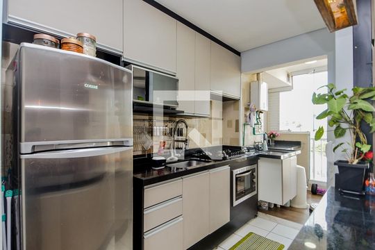 Cozinha de apartamento para alugar com 2 quartos, 55m² em Vila Galvão, Guarulhos