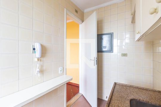 Cozinha de apartamento para alugar com 1 quarto, 55m² em Jaguaré, São Paulo