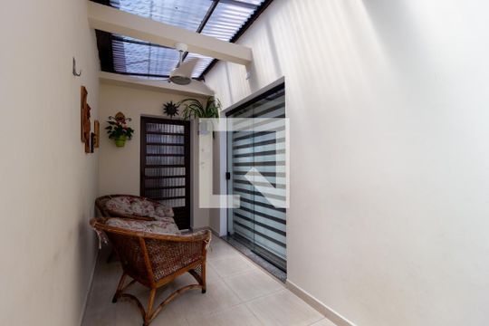 Quintal de casa à venda com 4 quartos, 130m² em Alto da Mooca, São Paulo