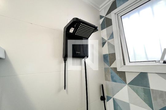 Banheiro de apartamento à venda com 1 quarto, 45m² em Barra Funda, São Paulo