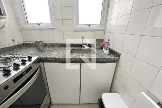 Cozinha de apartamento à venda com 1 quarto, 45m² em Barra Funda, São Paulo