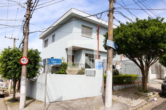 Fachada de casa para alugar com 3 quartos, 124m² em Jardim Santo Antônio, Santo André