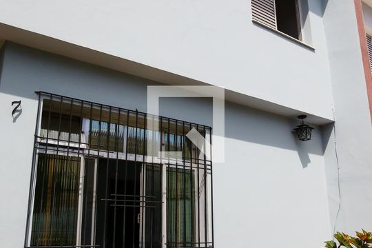 Frente de casa para alugar com 3 quartos, 124m² em Jardim Santo Antônio, Santo André