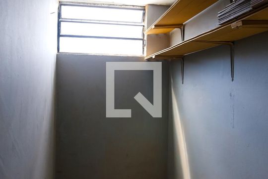 Garagem de casa para alugar com 3 quartos, 124m² em Jardim Santo Antônio, Santo André