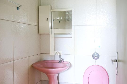 Banheiro da Garagem de casa para alugar com 3 quartos, 124m² em Jardim Santo Antônio, Santo André