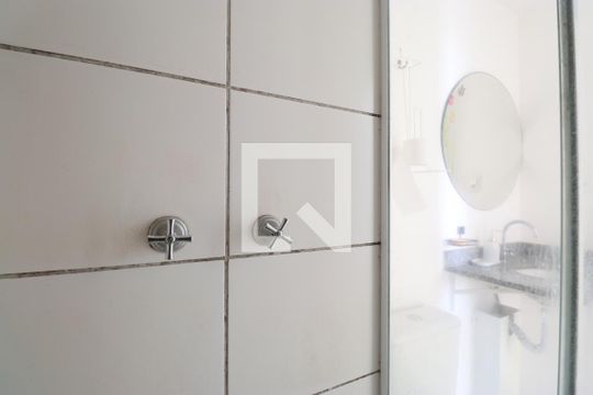 Banheiro de apartamento para alugar com 2 quartos, 58m² em Barra Funda, São Paulo