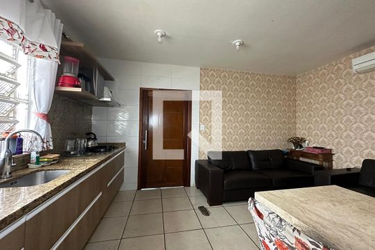 Sala de casa à venda com 4 quartos, 210m² em Boa Vista, Novo Hamburgo