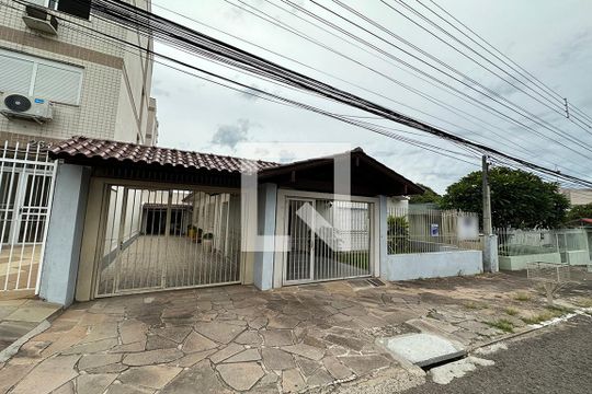 Fachada de casa à venda com 4 quartos, 210m² em Boa Vista, Novo Hamburgo