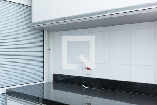 Lavanderia de apartamento para alugar com 3 quartos, 96m² em Vila Augusta, Guarulhos