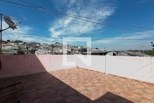 Quintal  de casa à venda com 2 quartos, 150m² em Vila Taquari, São Paulo