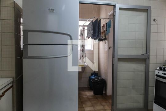 Cozinha de apartamento para alugar com 3 quartos, 88m² em Jardim Tejereba, Guarujá