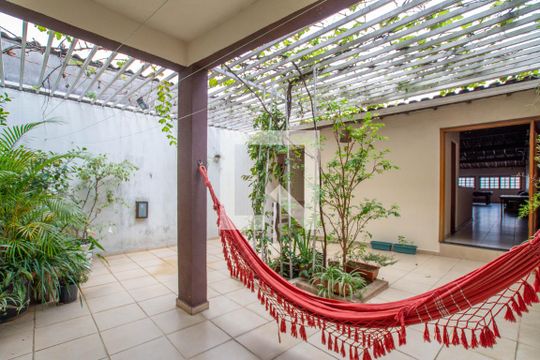 Quintal de casa à venda com 2 quartos, 285m² em Jardim Iporanga, Guarulhos