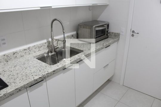 Cozinha/sala de kitnet/studio para alugar com 1 quarto, 28m² em Água Branca, São Paulo