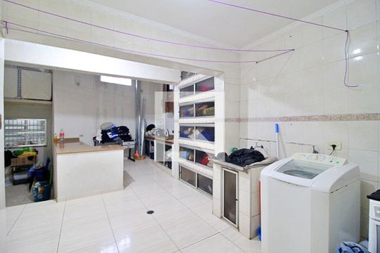 Área de Serviço de casa à venda com 4 quartos, 220m² em Vila Curuçá, Santo André