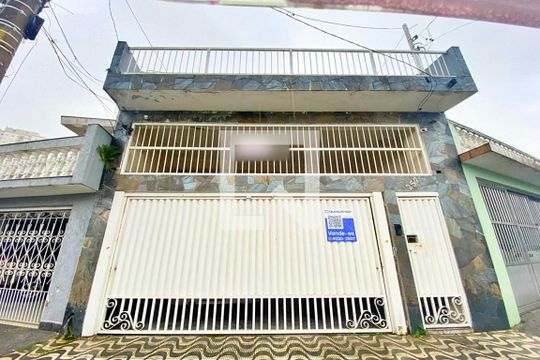 Fachada de casa à venda com 4 quartos, 220m² em Vila Curuçá, Santo André