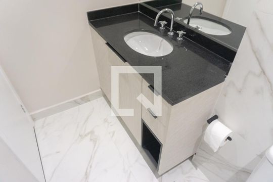 Banheiro de apartamento para alugar com 1 quarto, 35m² em Bela Vista, São Paulo