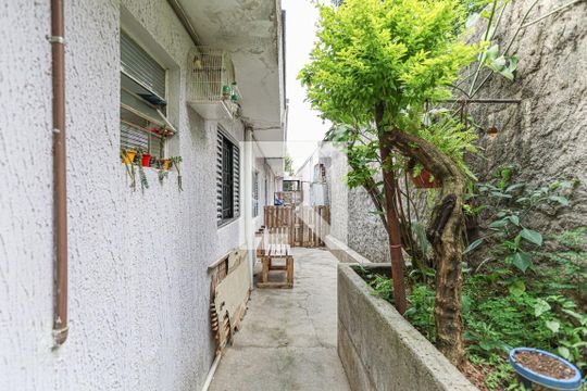 Corredor de casa à venda com 3 quartos, 170m² em Km 18, Osasco