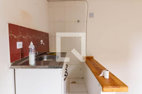 Cozinha de casa para alugar com 1 quarto, 300m² em Jardim Saint Moritz, Taboão da Serra